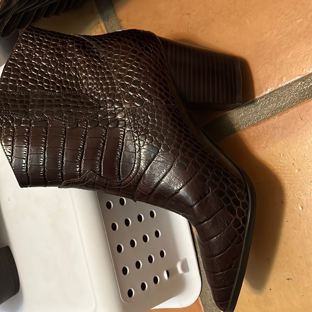 Gibson Latimer band new  cowboy pointy ankle boot size 10